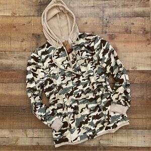 ⭐️NWT Lightweight Camo Hooded Jacket Snaps + Zips Up Front by Manly